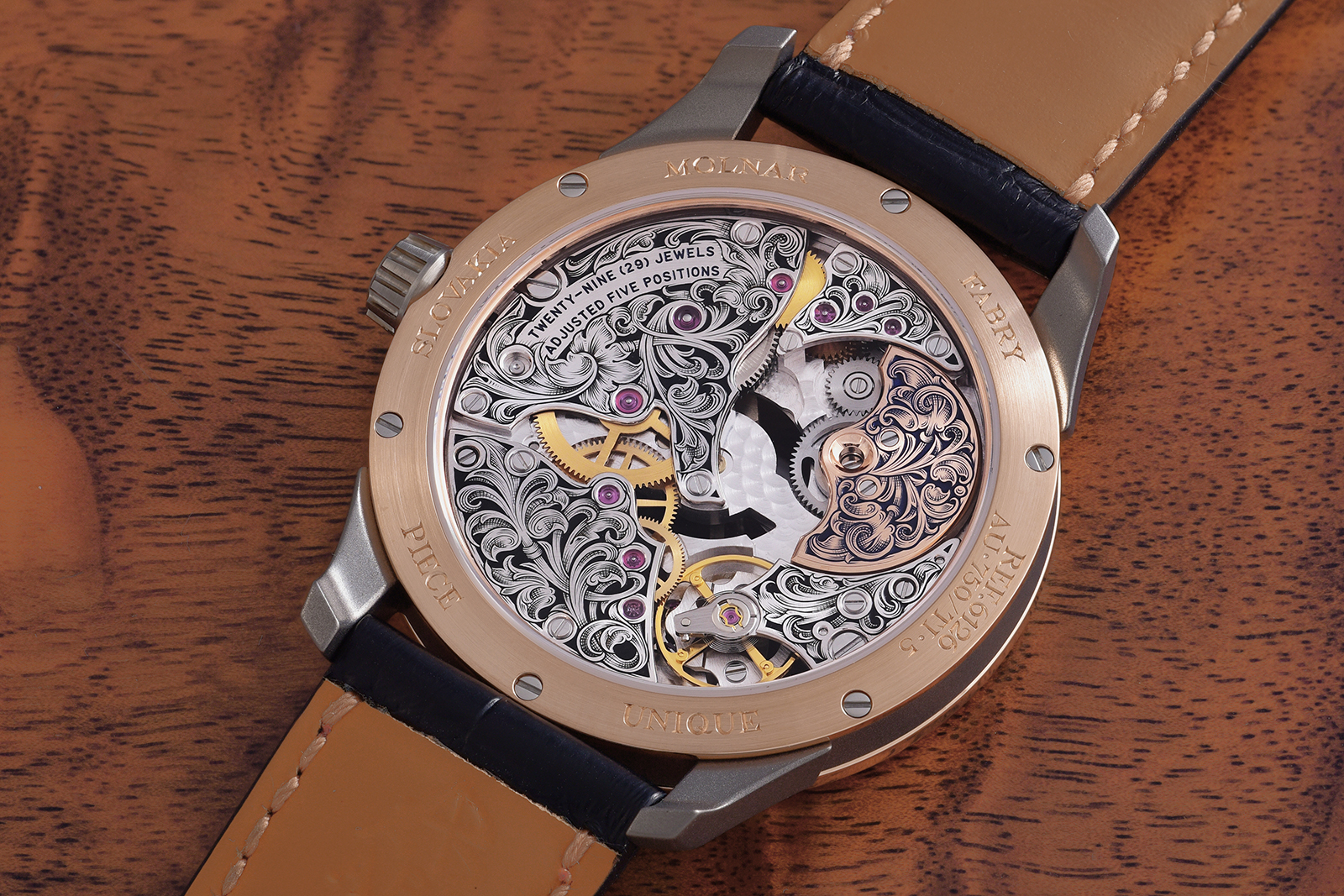 Molnar Fabry Classic Tech Art — задняя крышка