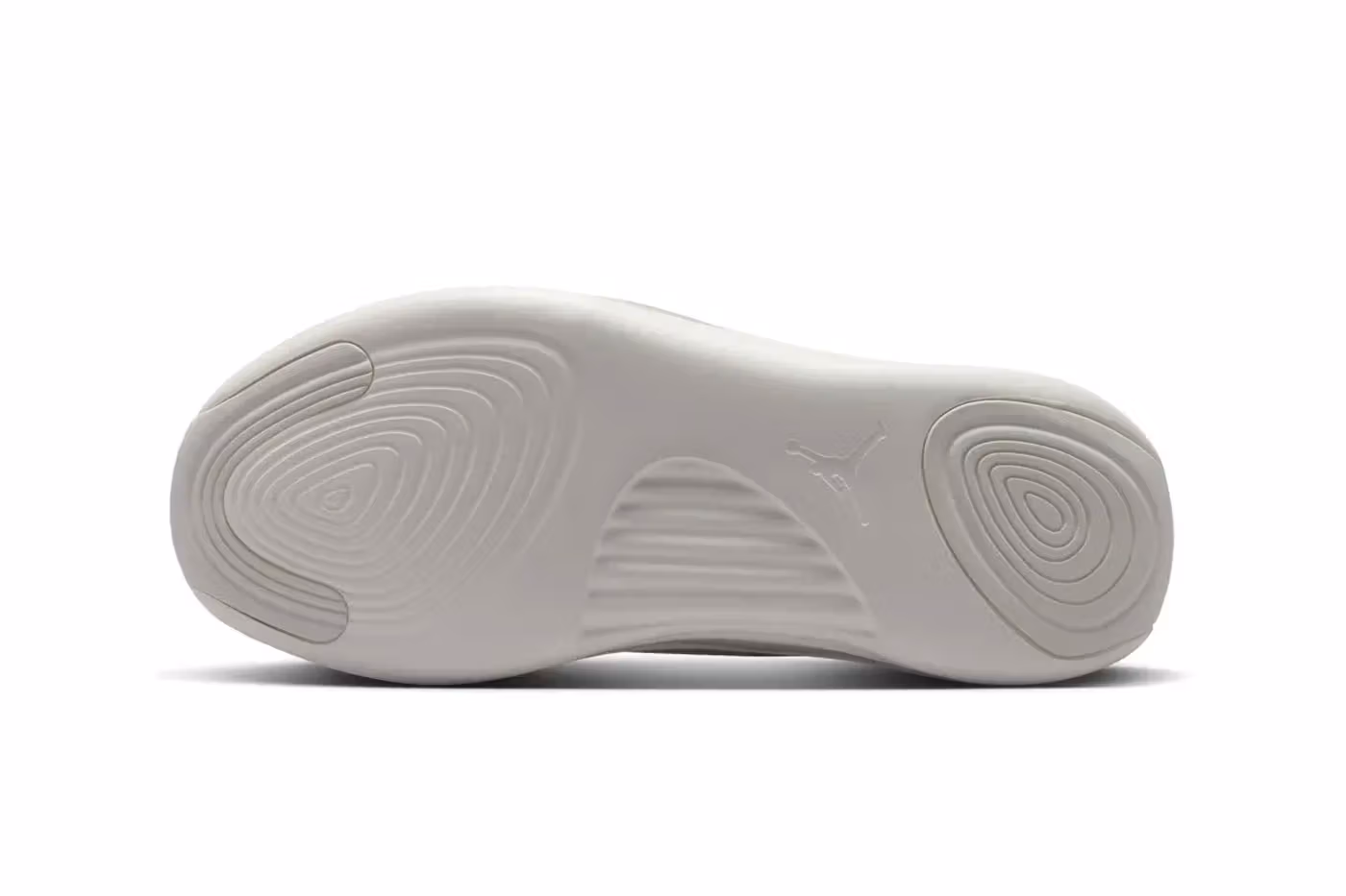 Информация о выпуске моделей Jordan Future Mule «Light Iron Ore» Цвет: «Light Iron Ore»/белый–средне-коричневый HV5073-003