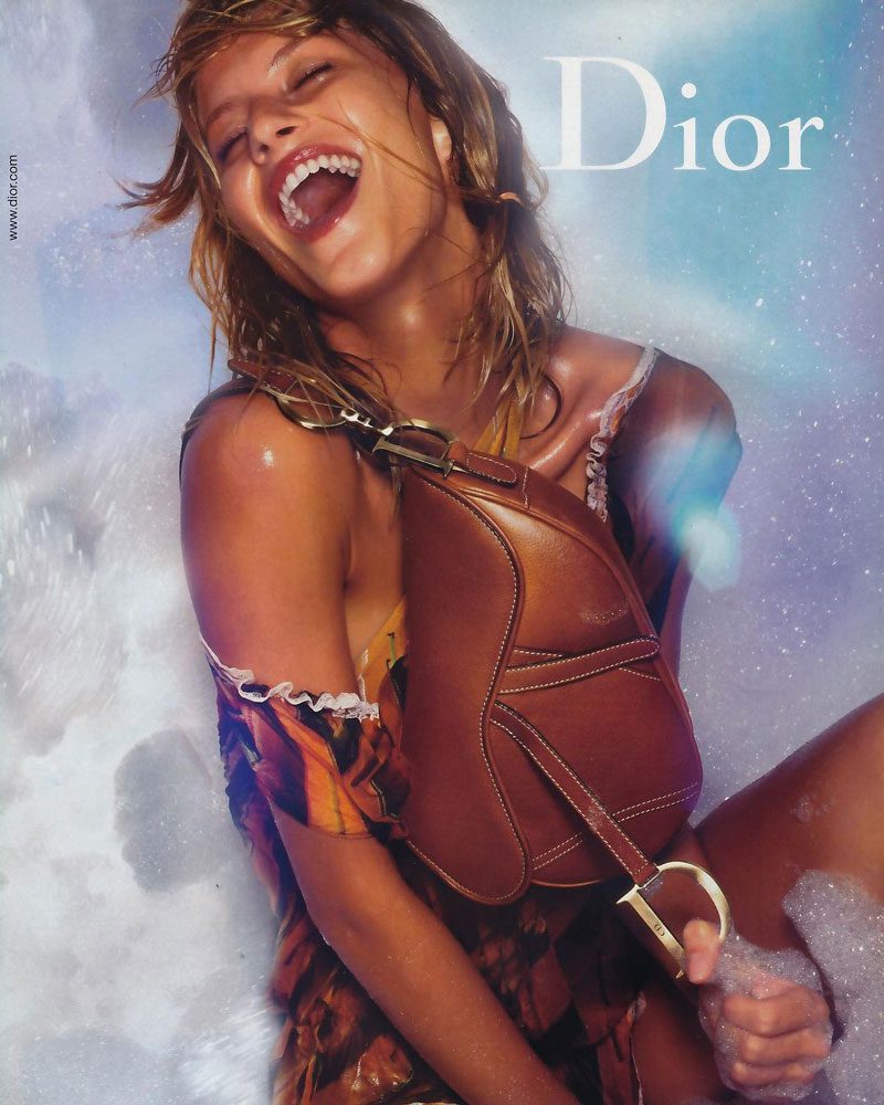 Модель Dior Saddle начала 2000-х годов.