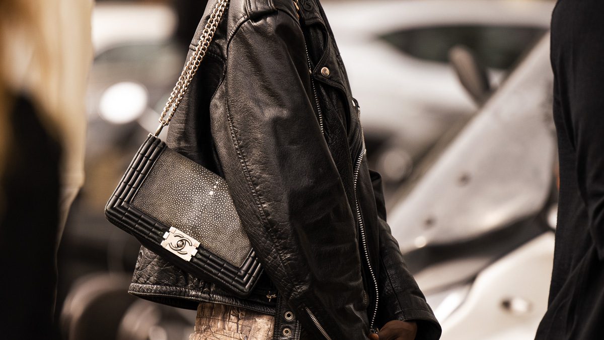 Устарела ли сумка Chanel Boy?