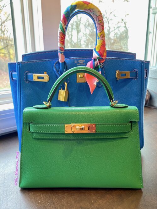 Mini Kelly II в сравнении с Birkin 25 см в цвете Blue Hydra. Авторские права на фотографию принадлежат The Notorious Pink.