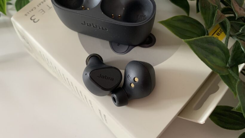 Задняя часть наушника Jabra Elite 3