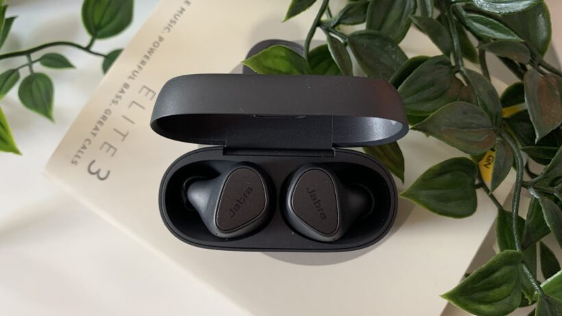 Jabra Elite 8 см в чехле