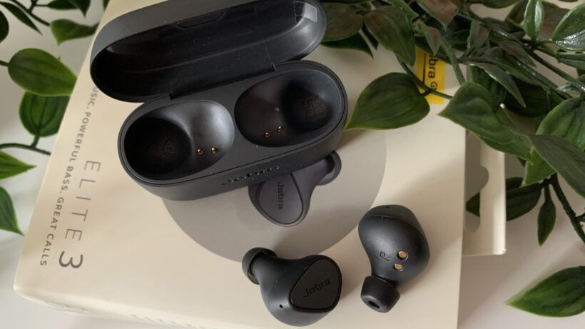 Наушники Jabra Elite 3 и зарядный чехол
