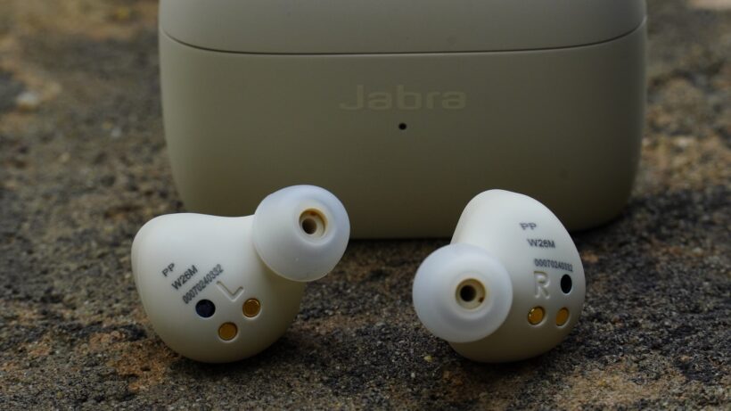 Наушники Jabra Elite 5 крупным планом