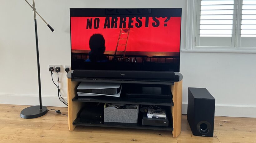 Denon DHT-S316 «Три рекламных щита»