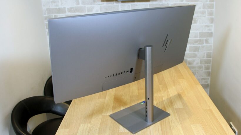 Задняя часть HP Envy 34