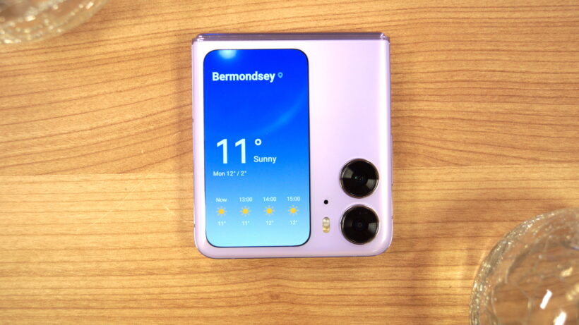 Передняя панель смартфона Oppo Find N2 Flip
