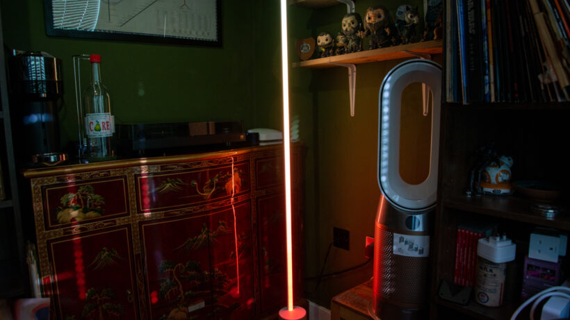 Направление света торшера Philips Hue Gradient Signe