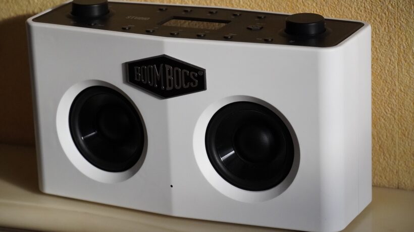 Студия BoomBocs на каминной полке