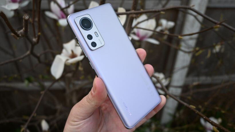 Задняя панель смартфона Xiaomi 12