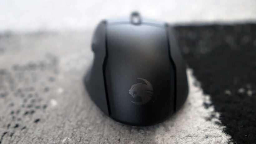 Логотип бренда на мыши Roccat Kone Air