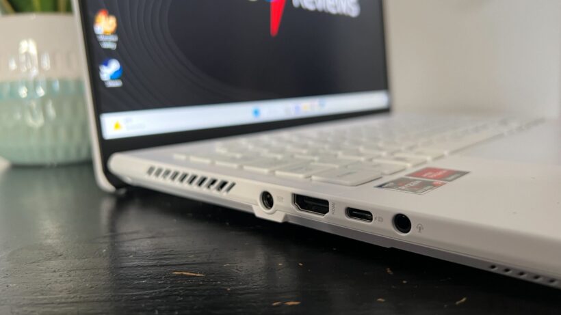 Порты на обратной стороне ноутбука Asus ROG Zephyrus G14 2022