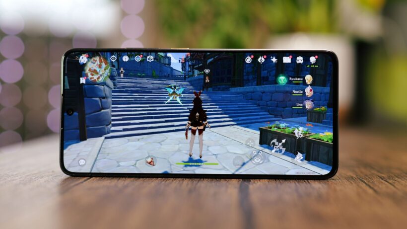 Genshin Impact на Poco X6 Pro: Poco X6 Pro демонстрирует графику мобильной игры в высоком разрешении.