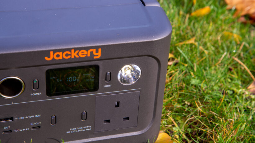 Фонарик Jackery Explorer 300 Plus
