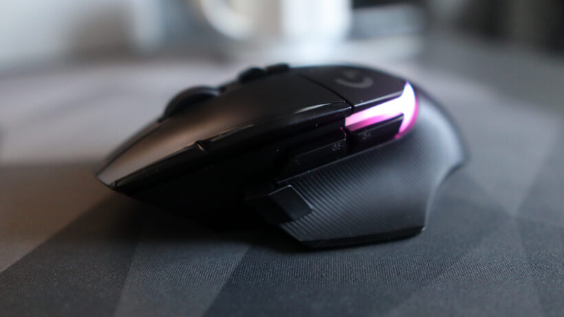 Слева — Logitech G502 X Plus