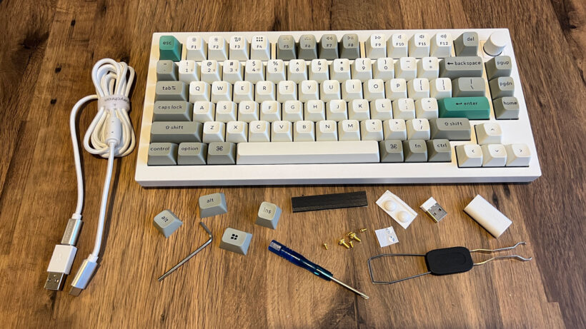 Keychron Q1 Max и аксессуары к нему.