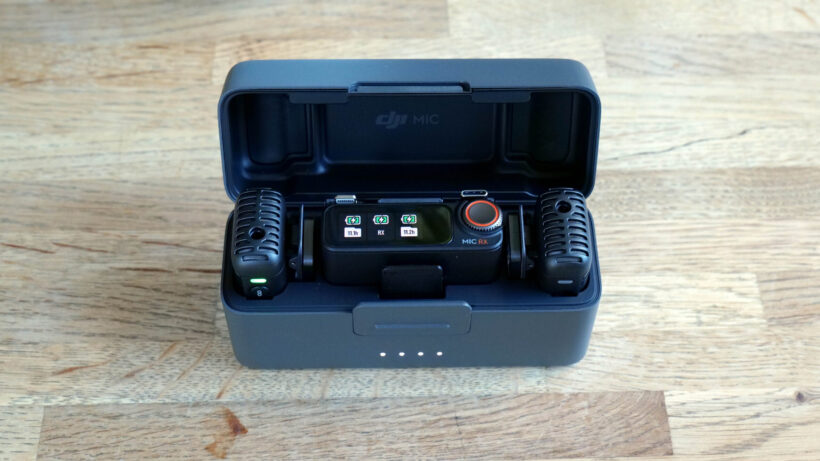 Чехол для DJI Mic 5 см. Беспроводная микрофонная система DJI Mic 2 в зарядном чехле.