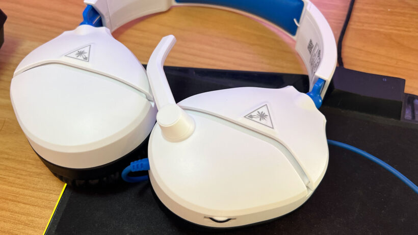 Микрофон Turtle Beach Recon 70P.
