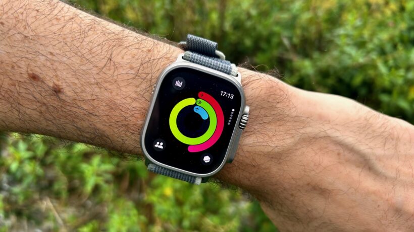 Apple Watch Ultra 2: передняя панель с индикатором активности