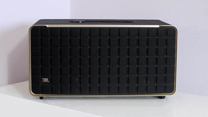 JBL Authentics 500 — передняя панель