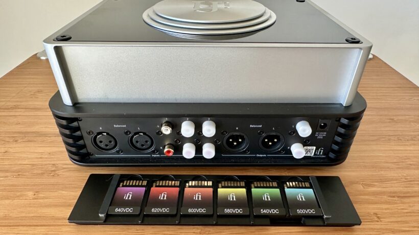 Разъемы на задней панели iFi CAN Phantom