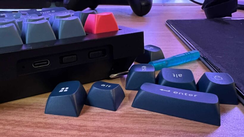 Набор клавиш, входящий в комплект поставки Keychron V1 Max.