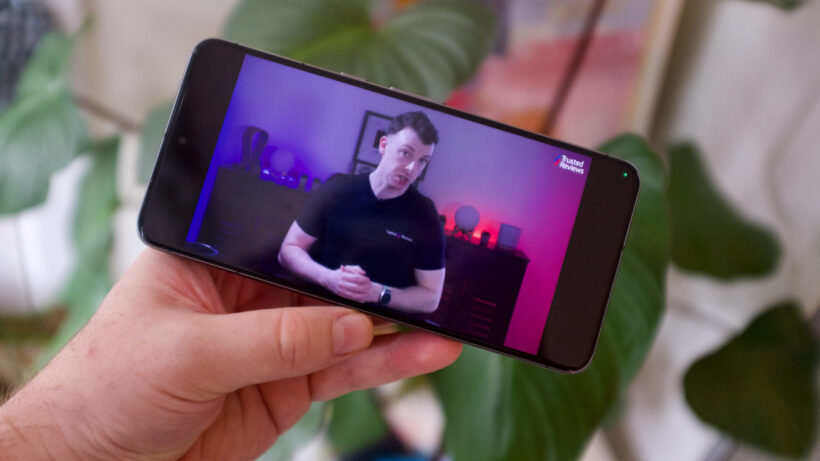 Видео о Pixel 8 Pro