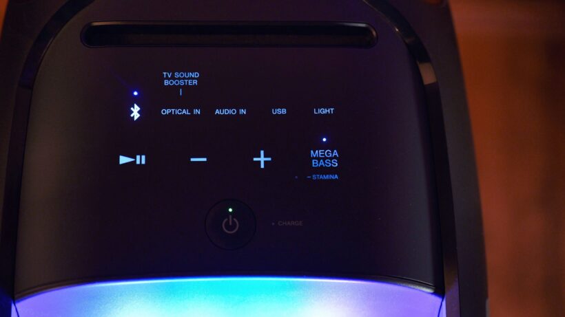 Встроенные элементы управления Sony SRS-XV800
