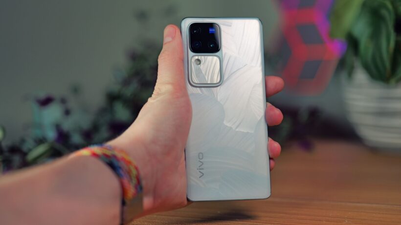 Vivo V30 Pro в руках