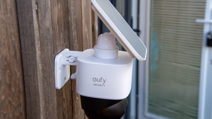 Регулировка солнечного датчика Eufy SoloCam S340