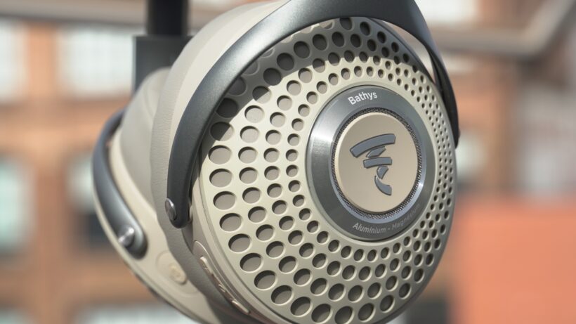Крупный план наушника Focal Bathys