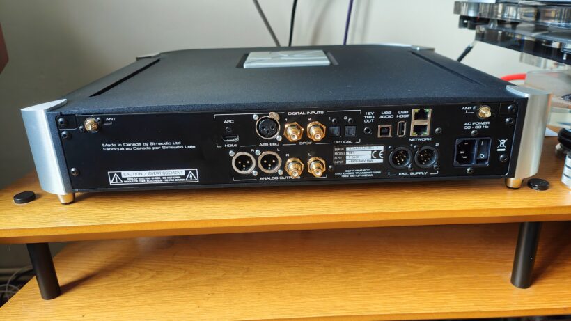 Задние разъемы Moon 681