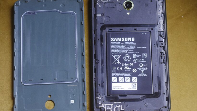 Снятие задней крышки Samsung Galaxy Tab Active 5