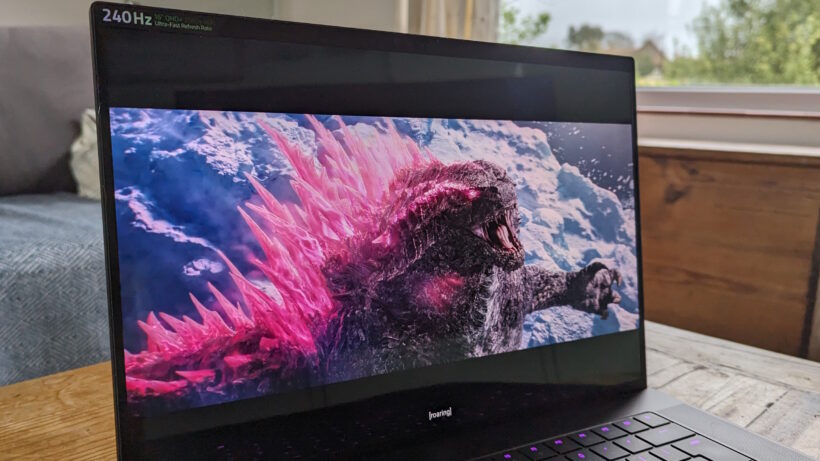 OLED-экран ноутбука Razer