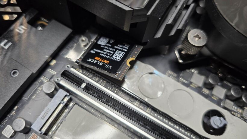 SSD WD_Black SN770M объёмом 1 ТБ, интерфейс M.2 PCIe 4.0, прошел тестирование в составе ПК; SSD WD_Black SN770 NVMe установл…