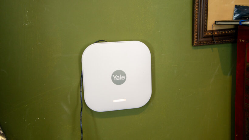 Шлюз Yale Smart Alarm