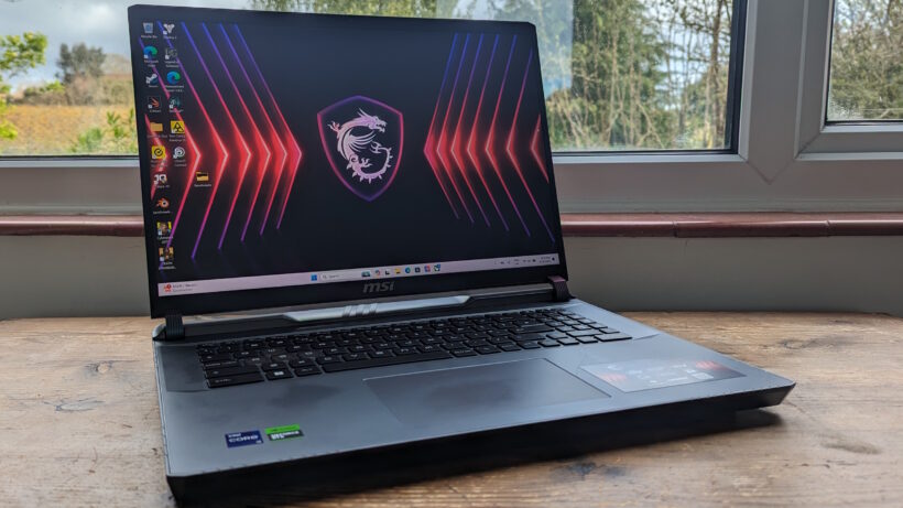 MSI Vector 17 HX (2024) на столе