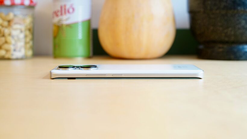 Redmi Note 13 Pro Plus 5G сбоку