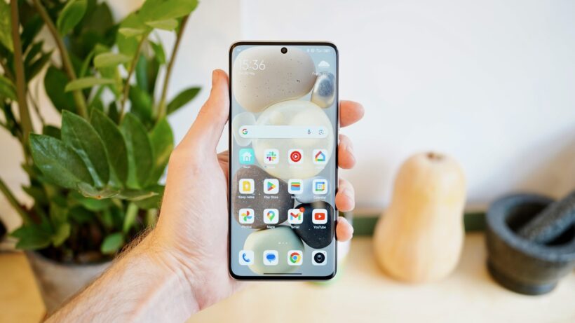 Redmi Note 13 Pro Plus 5G: вид спереди