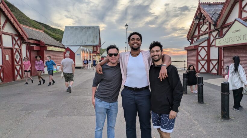 Примеры фотографий людей на закате, снятых на Google Pixel 8a