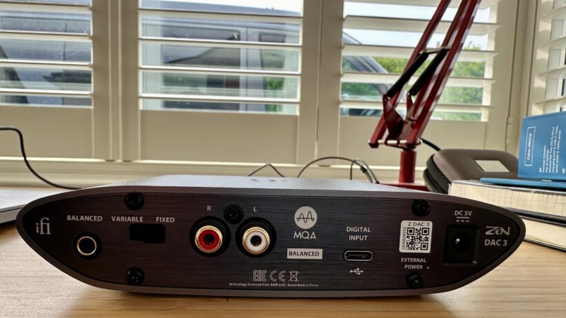 Задние разъёмы iFi ZEN DAC 3