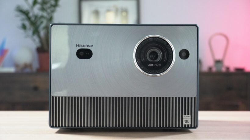 Вид на Hisense C1 спереди