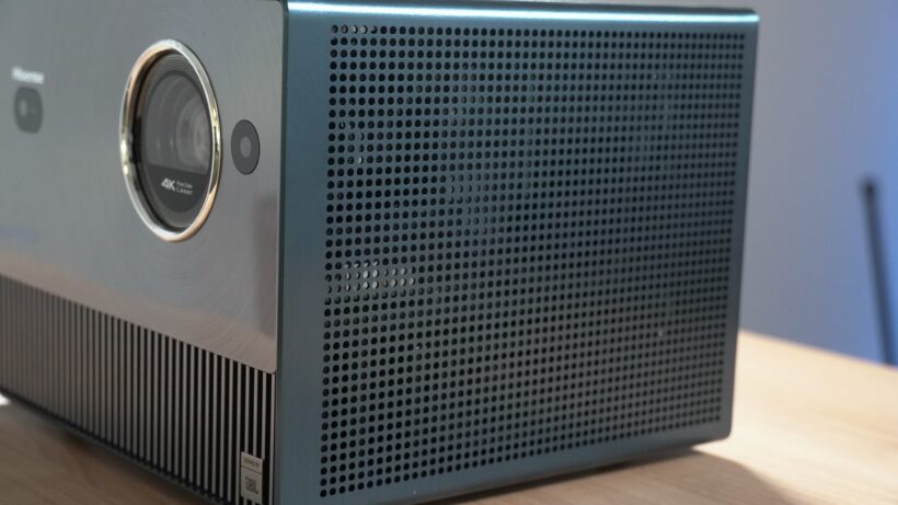 Боковая решетка Hisense C1